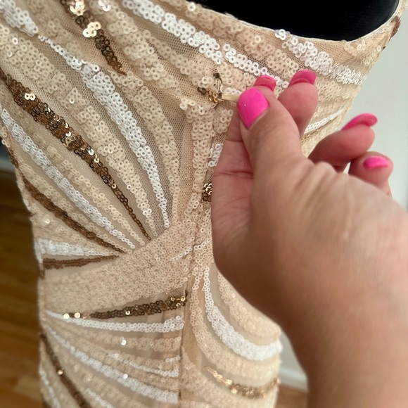 NWT - Stunning Cocktail Dress 👗 Size Large 💛🤍 - Picture 5 of 7